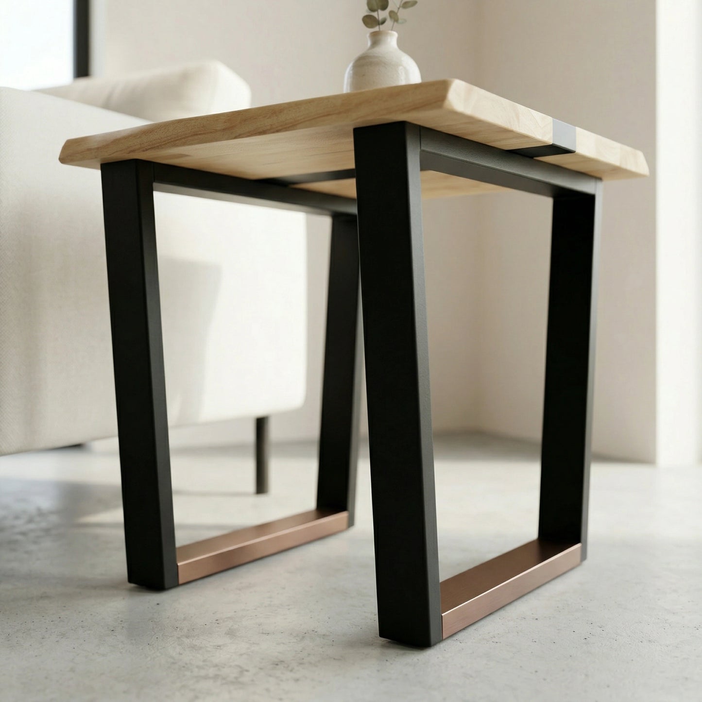 Dorian Lamp Table